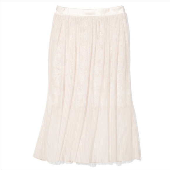 Victoria's Secret Tulle & Lace Skirt - Picture 5 of 6